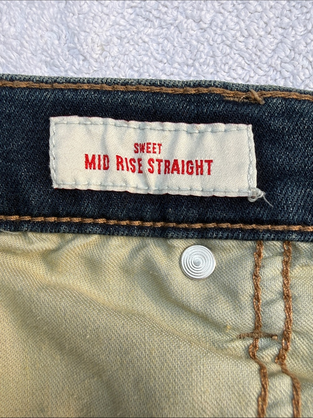 Lucky Brand Sweet Mid Rise Straight Jeans, Medium Wash - Picture 3 of 5